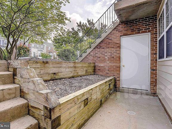 3rd image of 1207 Rockland Ct