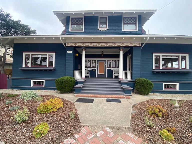 744 Pine Ave — Photo 2
