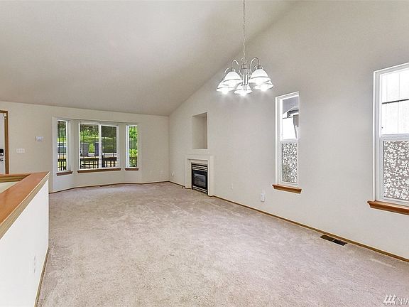 5th image of 2917 Lake Dr