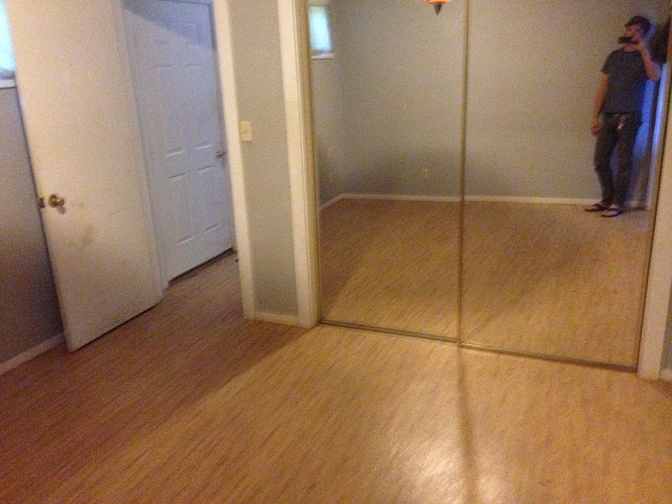 2nd image of 926 Ely Blvd S