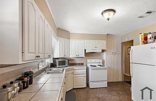 617 N Park Dr — Photo 10