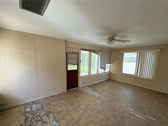 3rd image of 101 Berkley Dr