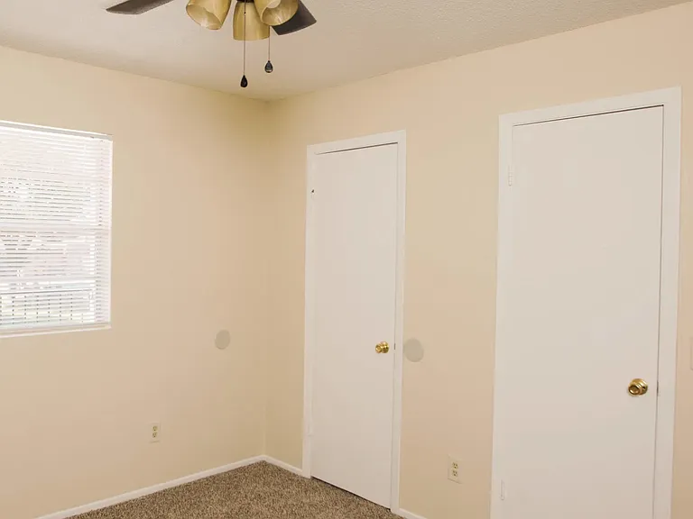 Ridgecrest Apartments — Photo 8