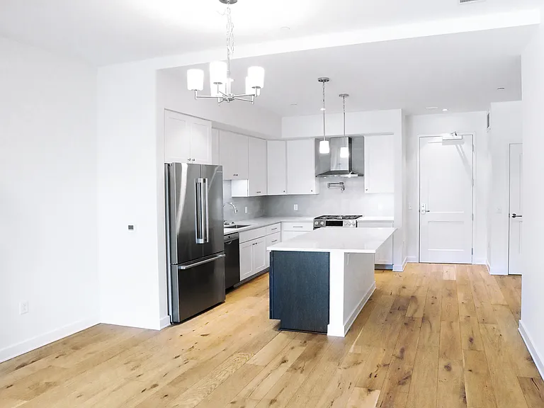 2330 Penn Ave #202 — Photo 11