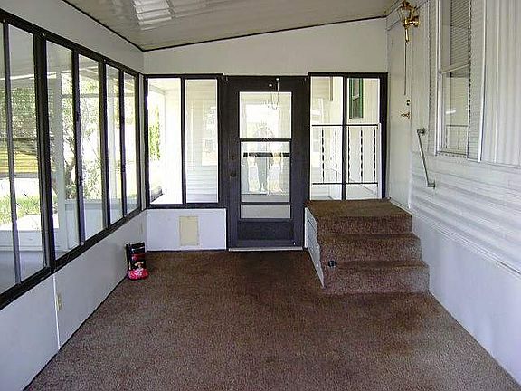 5th image of 583 S Greenway Dr