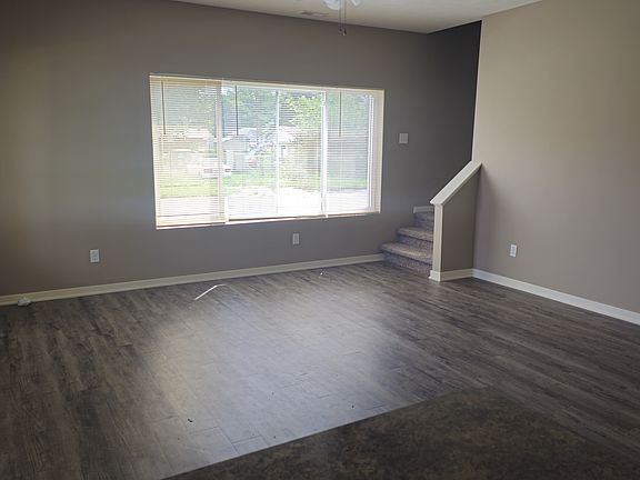 5th image of 6541 Burlington Ave #1