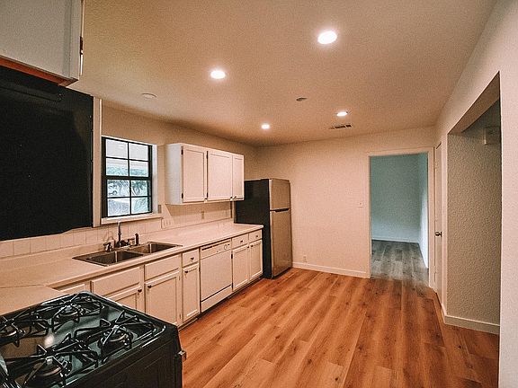 Updated kitchen appliances for all your cooking needs!