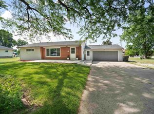 1901 Gillmore Dr, Fort Wayne, IN 46818