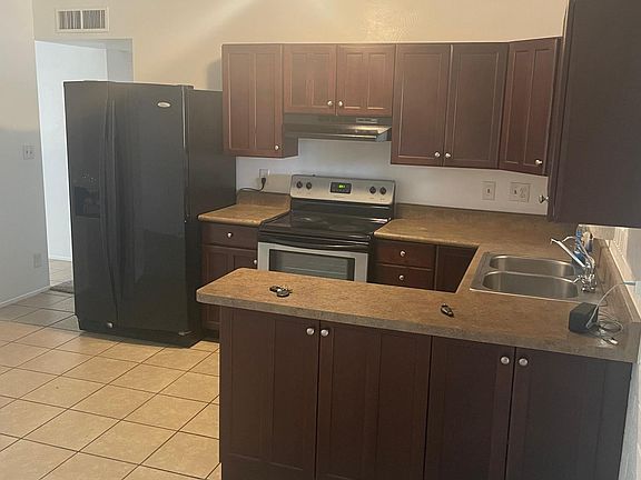 3rd image of 5031 S Cherry Ave