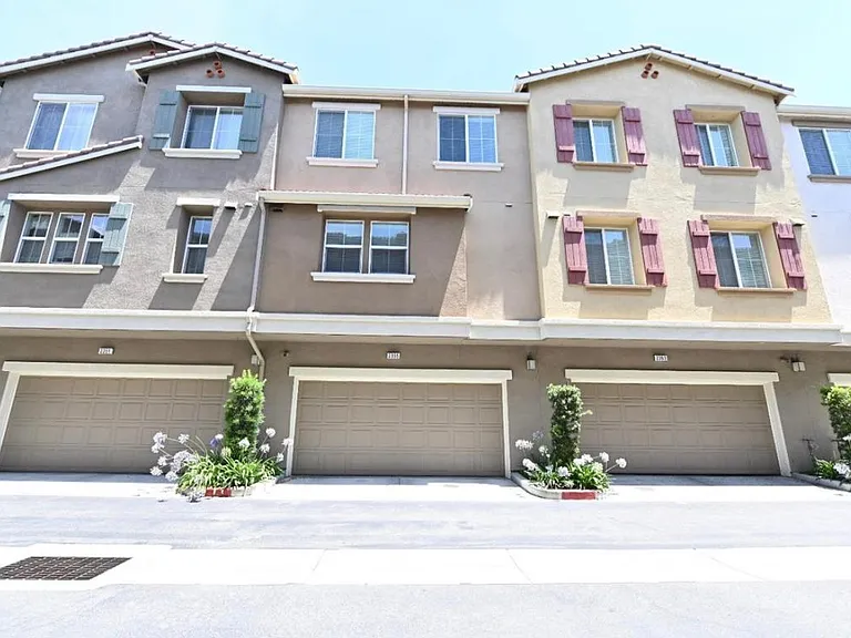 2355 Gibbons St — Photo 17