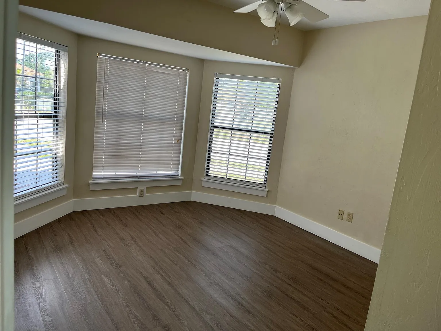 2320 Ironstone Dr E — Photo 3