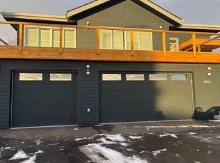 7853 Crane Cir, Anchorage, AK 99502