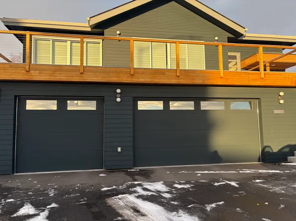 7853 Crane Cir, Anchorage, AK 99502