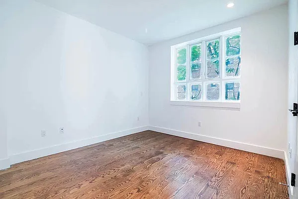 Rented by EXR | media 14