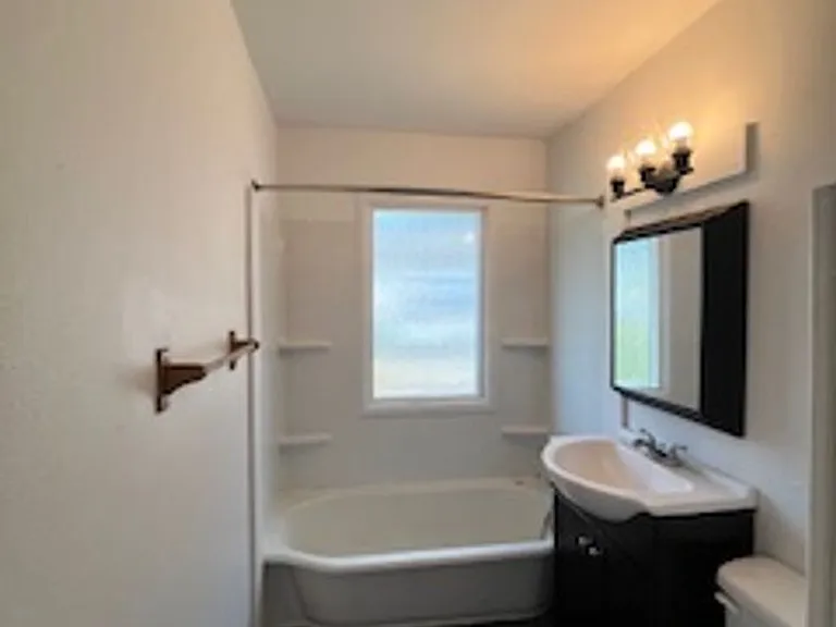 215 Elm St — Photo 30