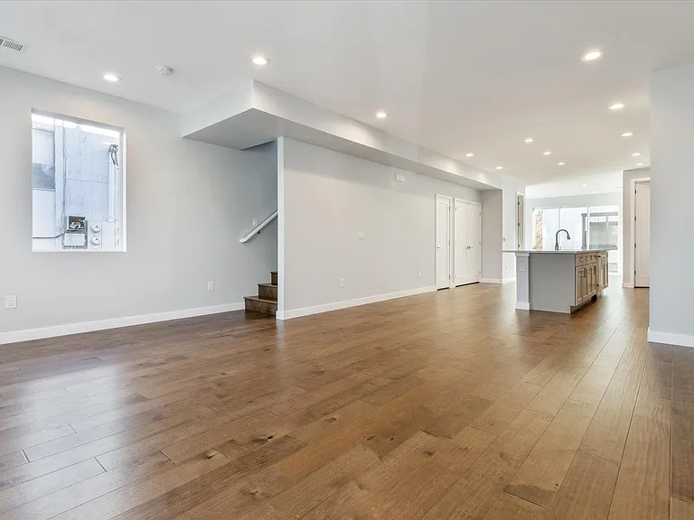 6 S Cantril St #A — Photo 11