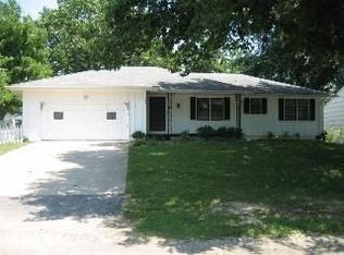 9001 Main St, Kansas City, MO 64114