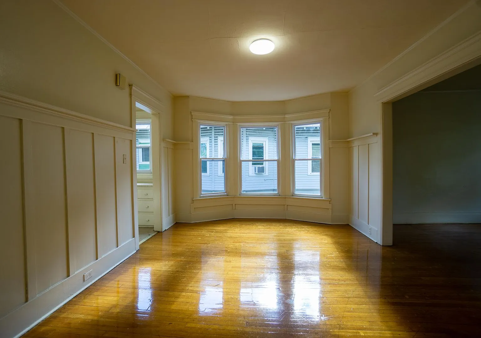 725 Euclid Ave - Available 8/1/27 - 3 Bedroom With Off-Street Parking — Photo 1