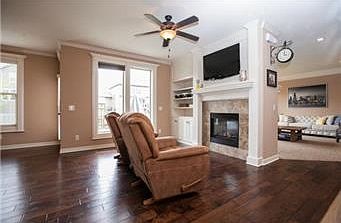 5th image of 601 SW Lake Side Ct