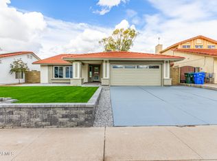 2102 E Gelding Dr, Phoenix, AZ 85022