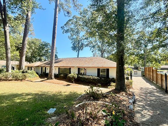 3rd image of 208 Bay Park Dr