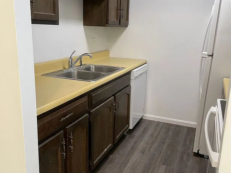 2996 Wardall Ave — Photo 2