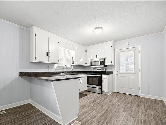 5th image of 1007 Greenleaf Rd
