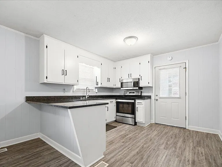 1007 Greenleaf Rd — Photo 5