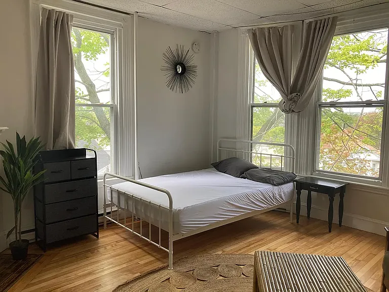 19 Crescent St #1 — Photo 3