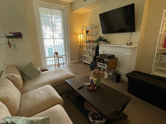 4th image of 305 W Marshall St #D14a32100