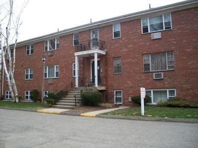 321 Regency Park Dr, Agawam, MA, 01001