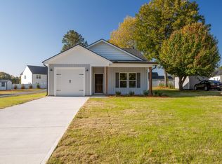 325 W Woodall St, Benson, NC 27504