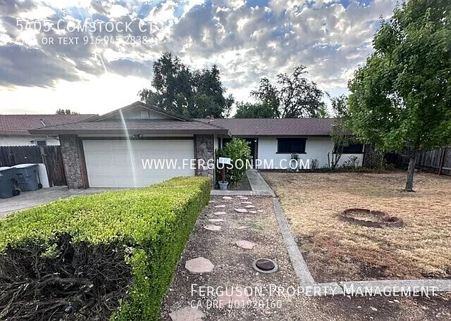 5405 Comstock Ct — Photo 2