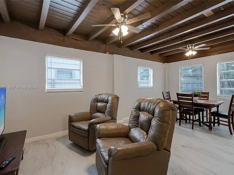 6531 SW 57th Pl — Photo 8