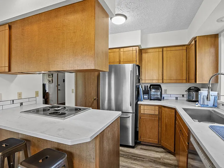 113 S Neyland Ave — Photo 16