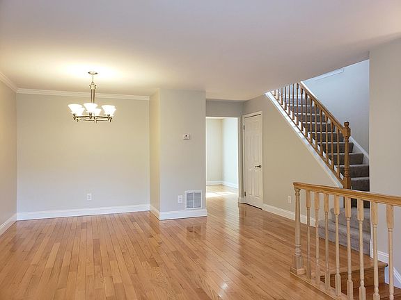 4th image of 8523 Enochs Dr