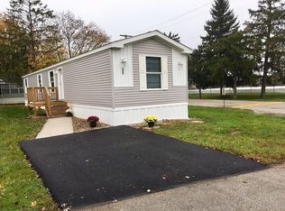 390 Park Ln, New Oxford, PA 17350