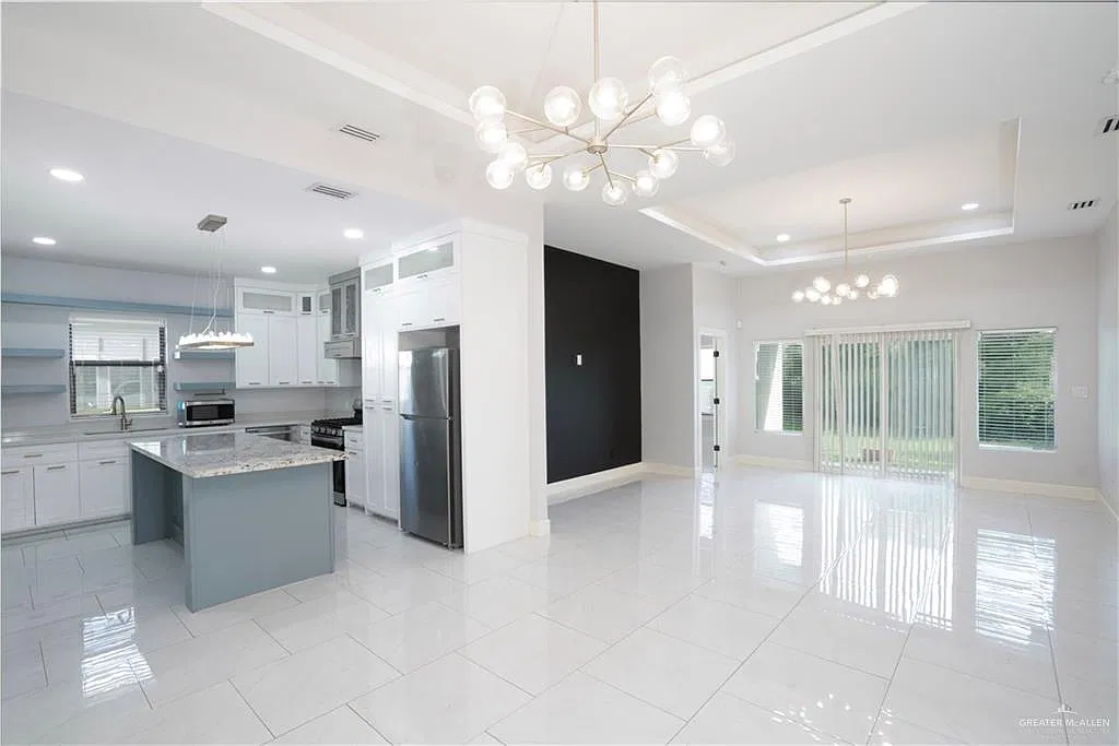 3 bed, 2.0 bath, 1486 sqft, $1,950 — Photo 3