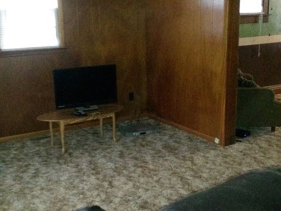 4th image of 412 Lewis St