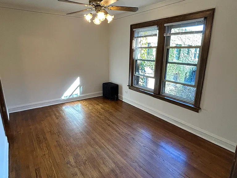 520 W Belden Ave — Photo 12