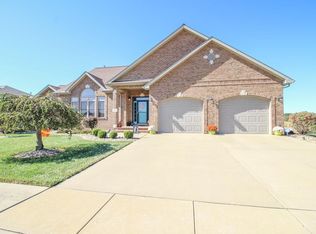 335 Golden Eye Ct, Staunton, IL 62088