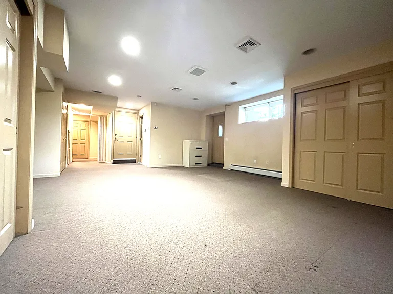 183 Martin Ave — Photo 11