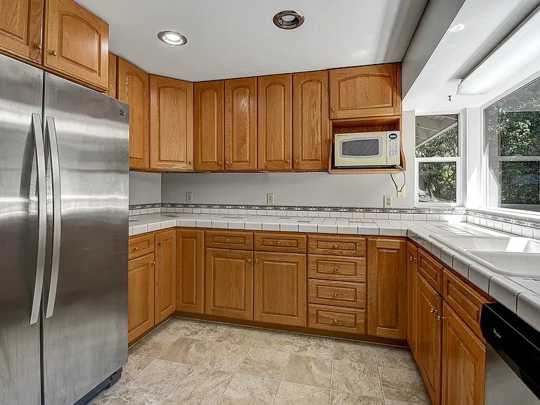 10035 NE 28th Pl — Photo 6