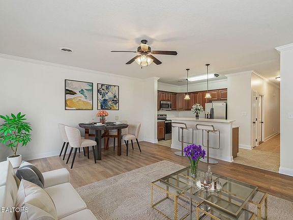 4th image of 4834 Fountain View Way