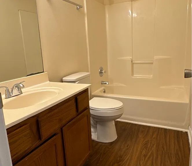 1618 McIntosh St #D — Photo 10