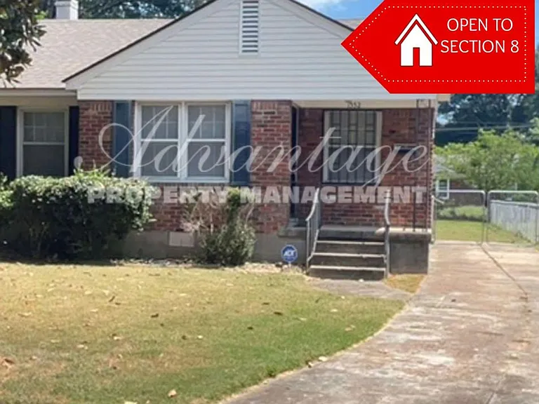 1552 Delmont Rd — Photo 1