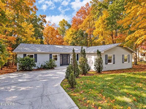 318 Lakeview Dr, Fairfield Glade, TN 38558