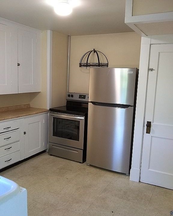 2nd image of 159 Pine St