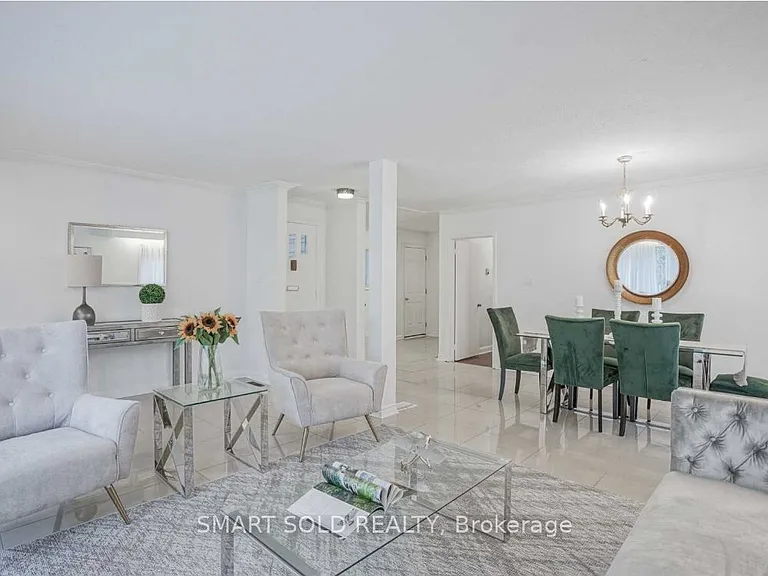 32 East Dr — Photo 2