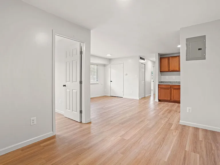 808 Chesapeake St SE — Photo 3